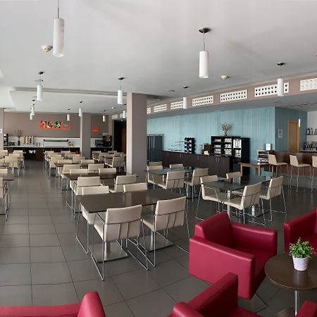 Holiday Inn Express Vitoria By Ihg Exterior foto