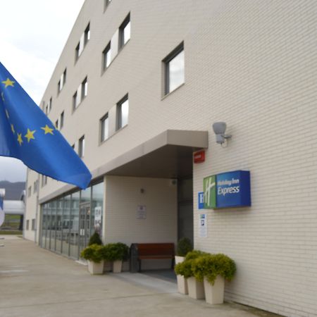 Holiday Inn Express Vitoria By Ihg Exterior foto