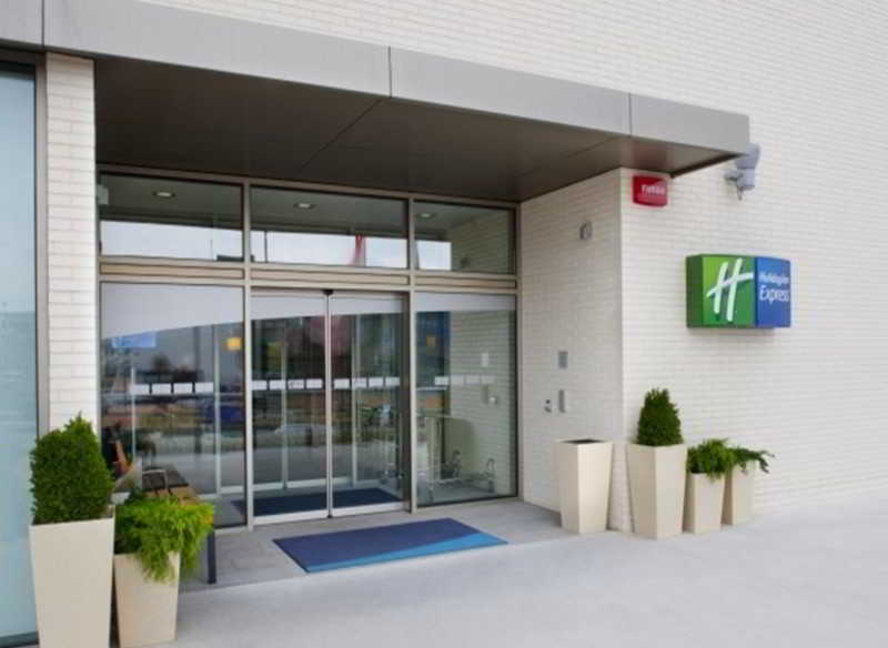 Holiday Inn Express Vitoria By Ihg Exterior foto