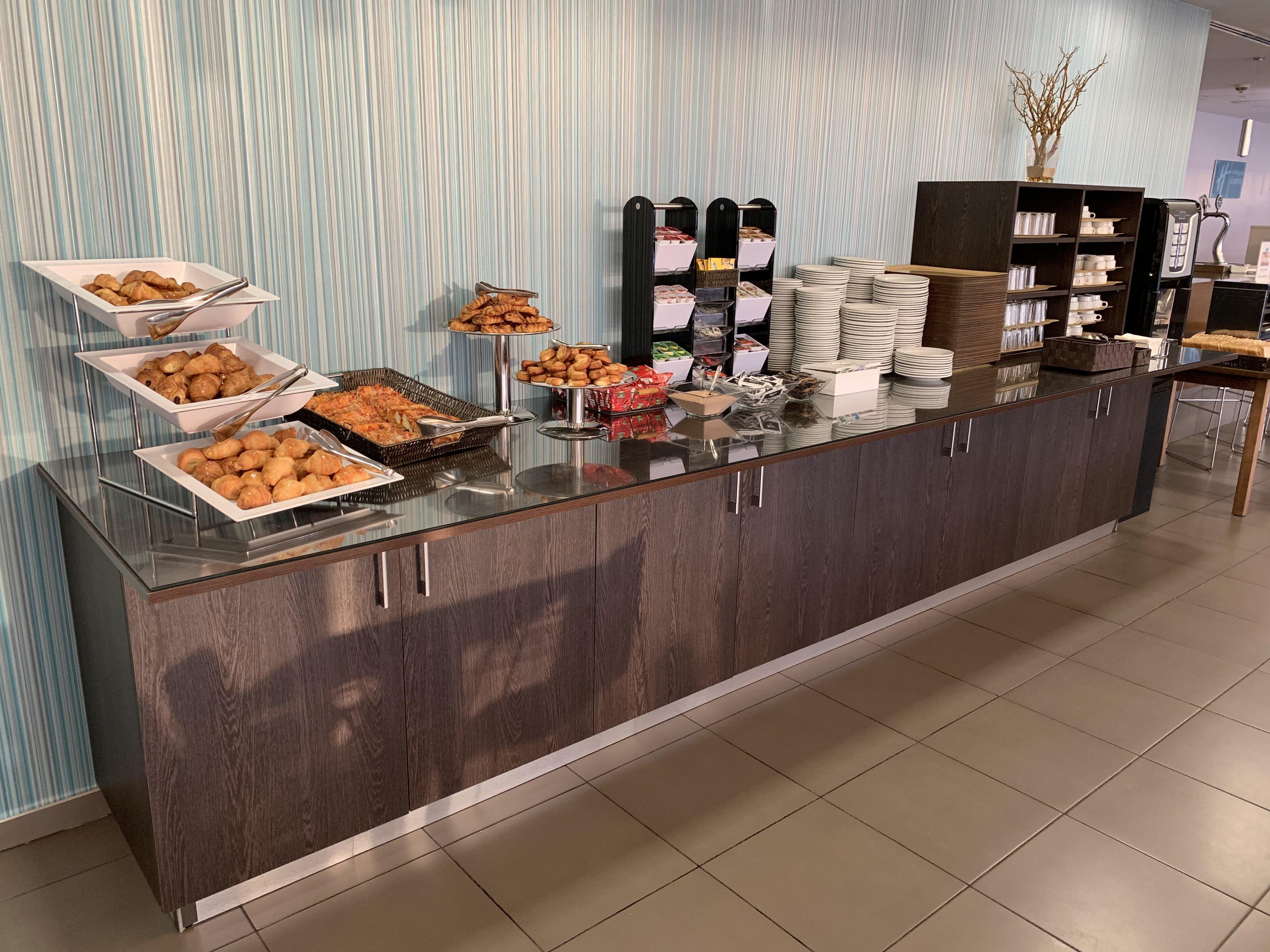 Holiday Inn Express Vitoria By Ihg Exterior foto