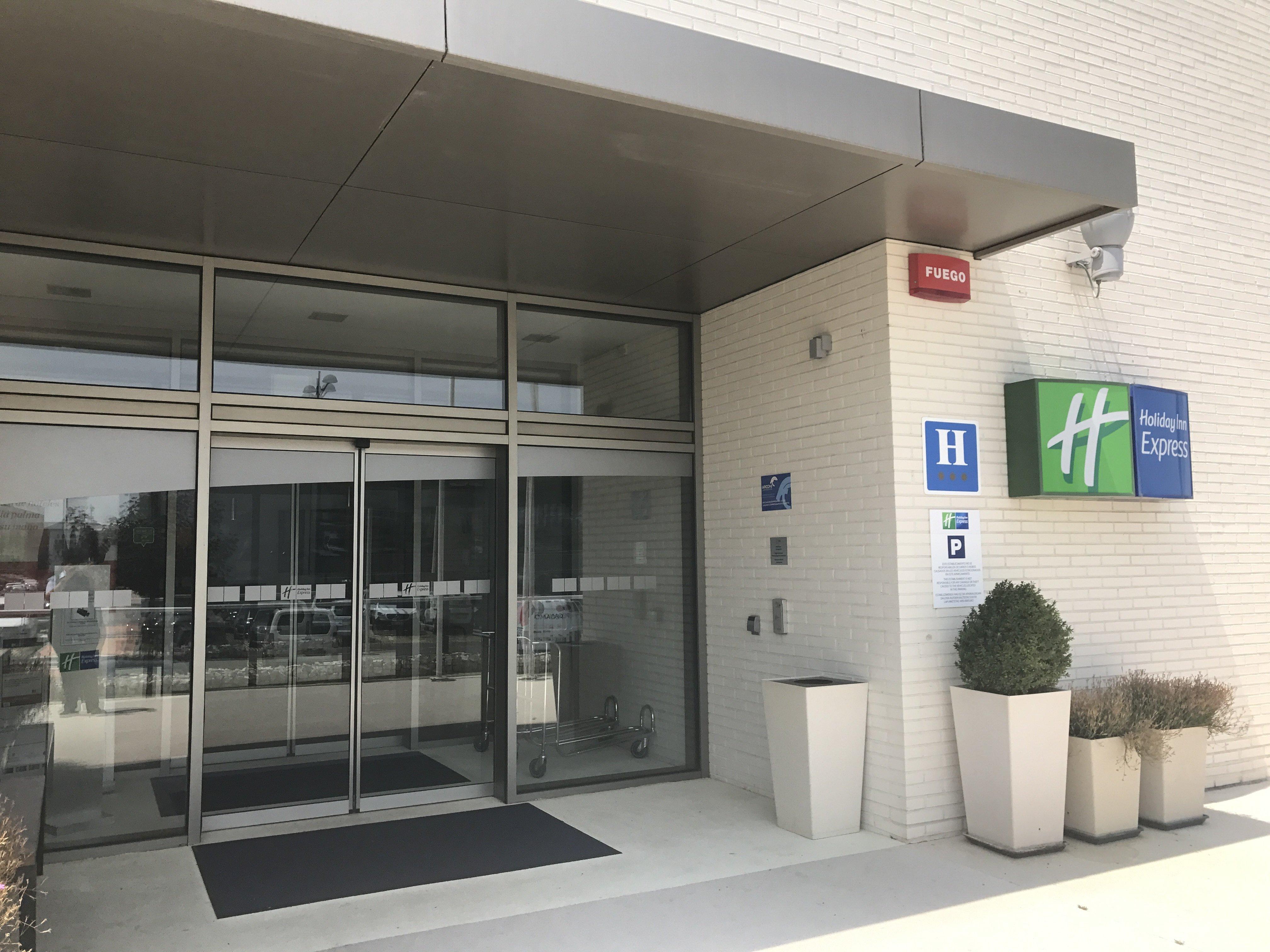 Holiday Inn Express Vitoria By Ihg Exterior foto