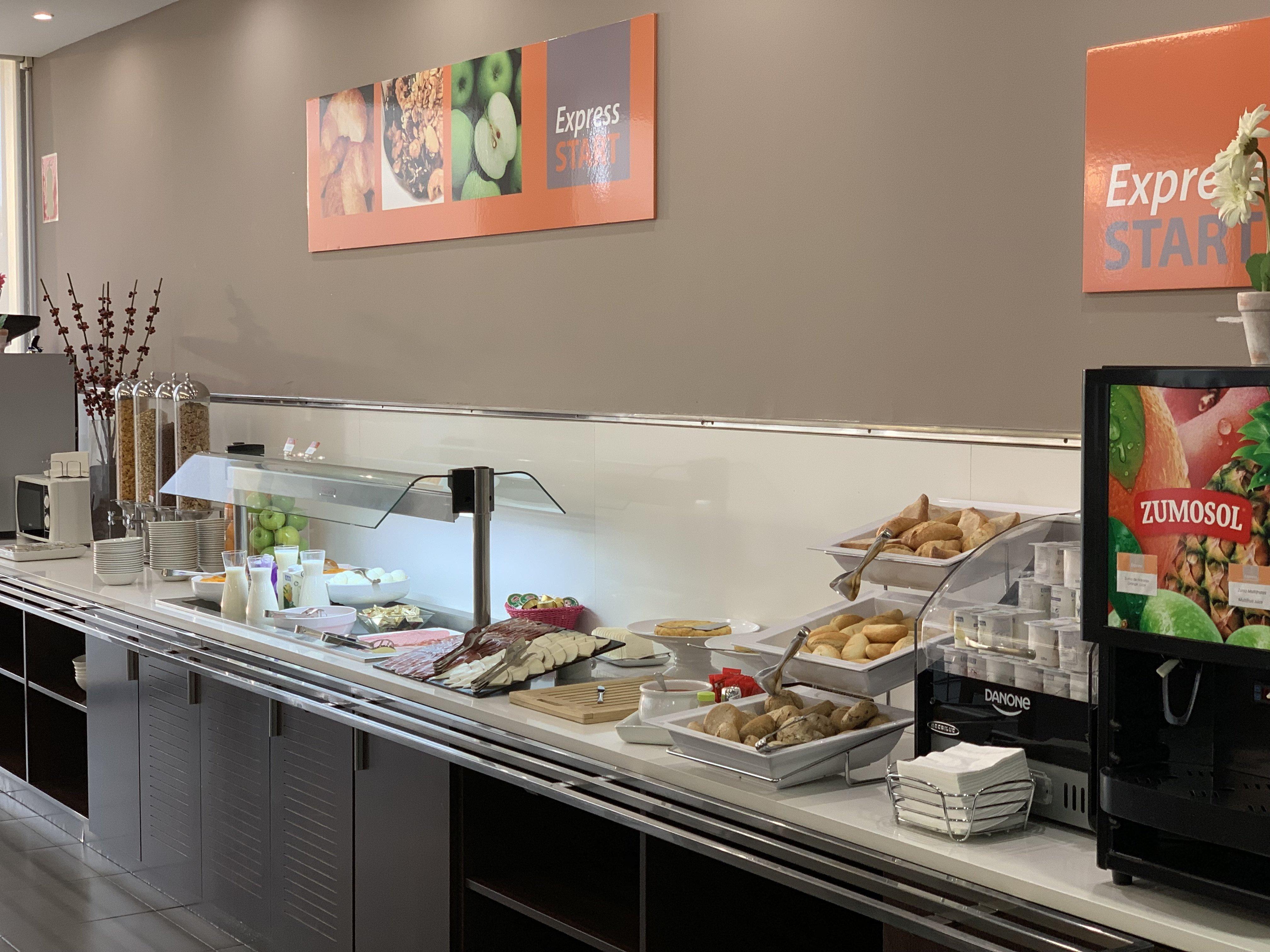 Holiday Inn Express Vitoria By Ihg Exterior foto
