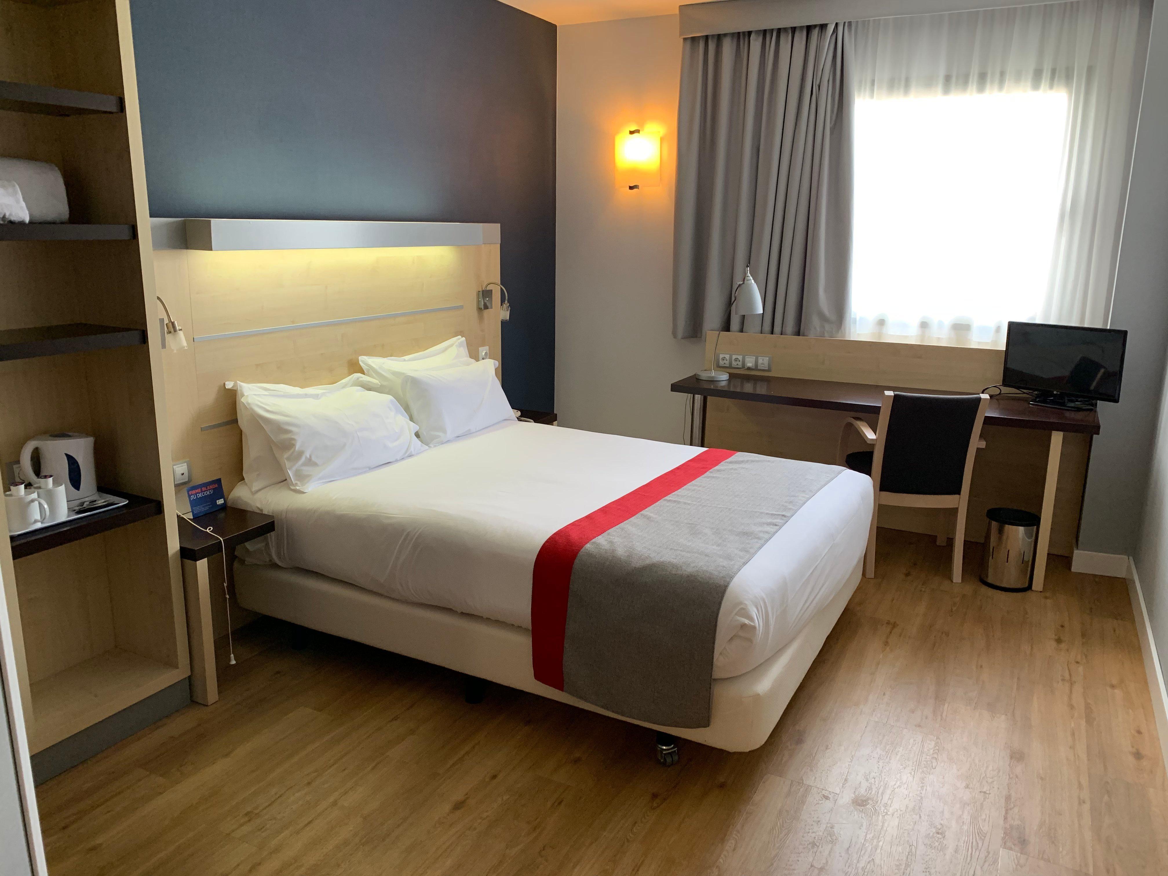 Holiday Inn Express Vitoria By Ihg Exterior foto