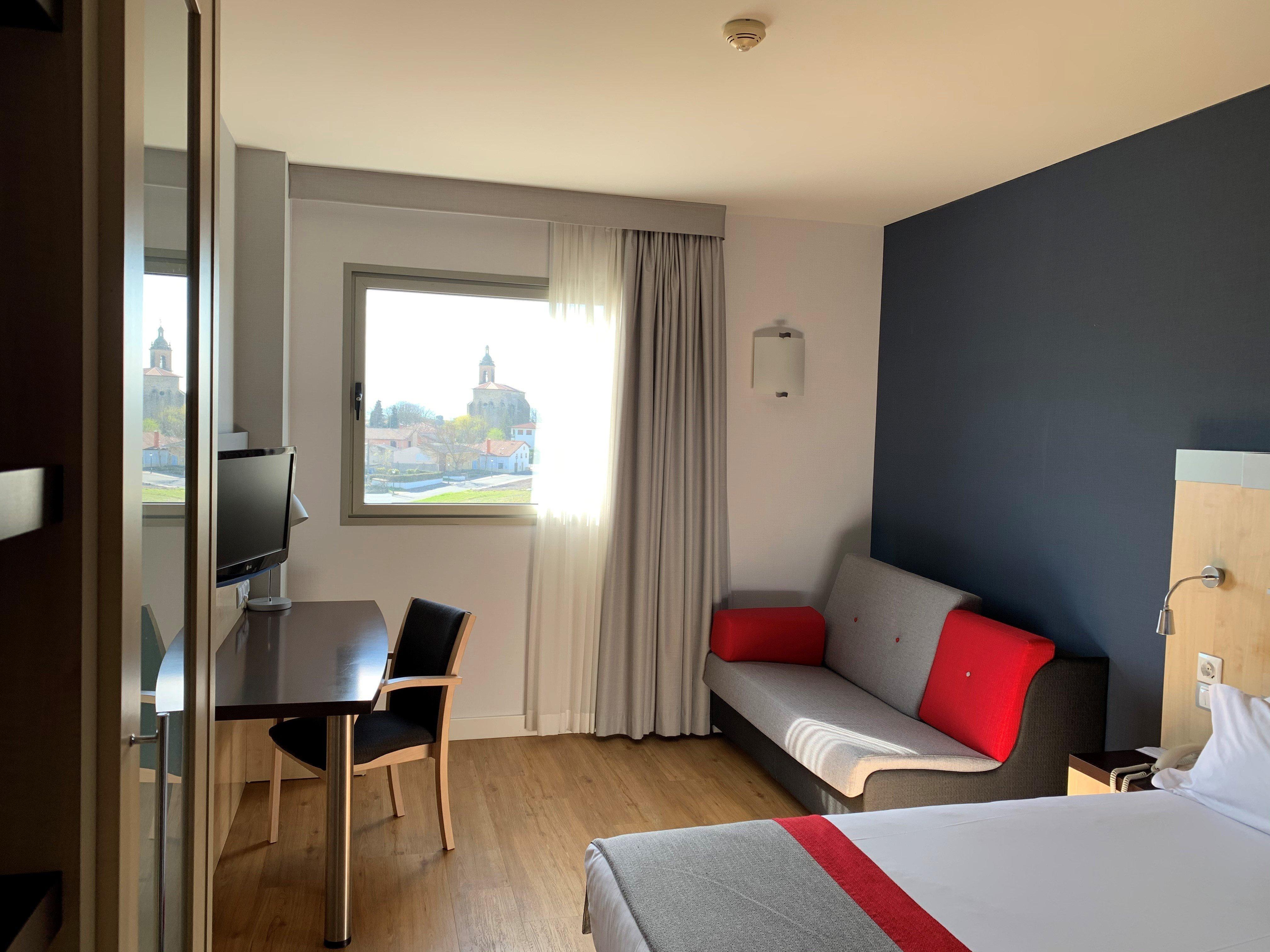 Holiday Inn Express Vitoria By Ihg Exterior foto