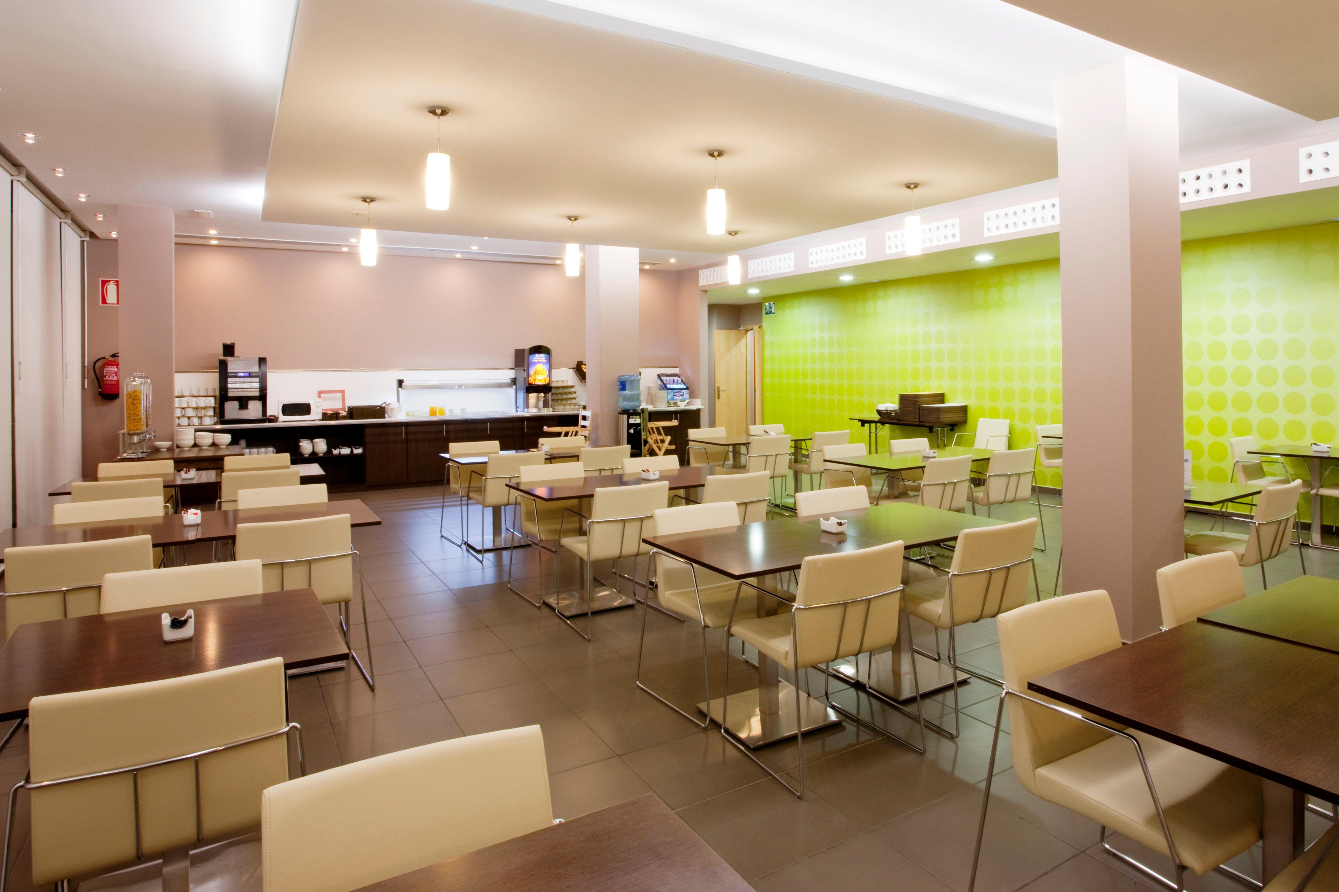 Holiday Inn Express Vitoria By Ihg Exterior foto
