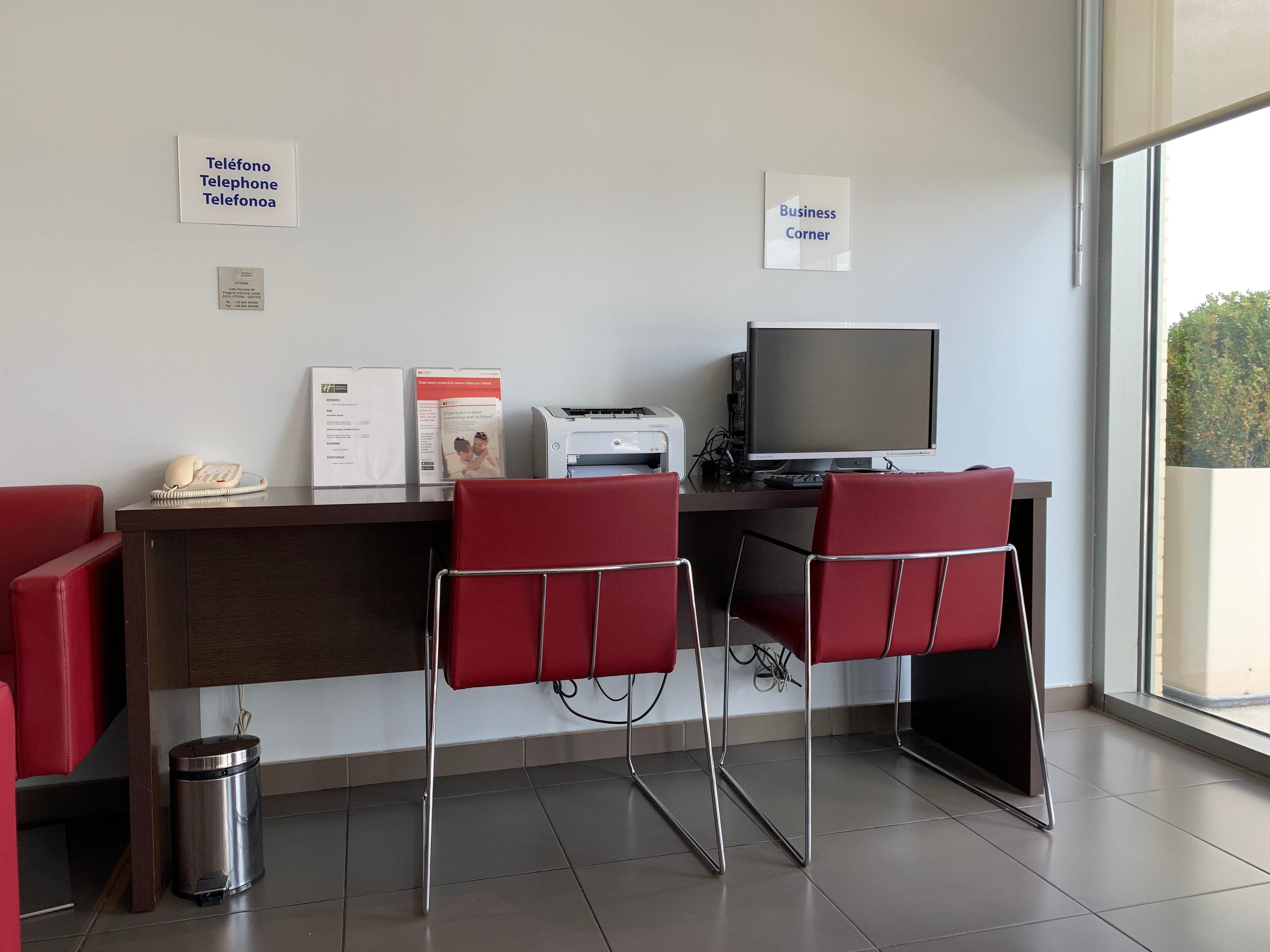 Holiday Inn Express Vitoria By Ihg Exterior foto