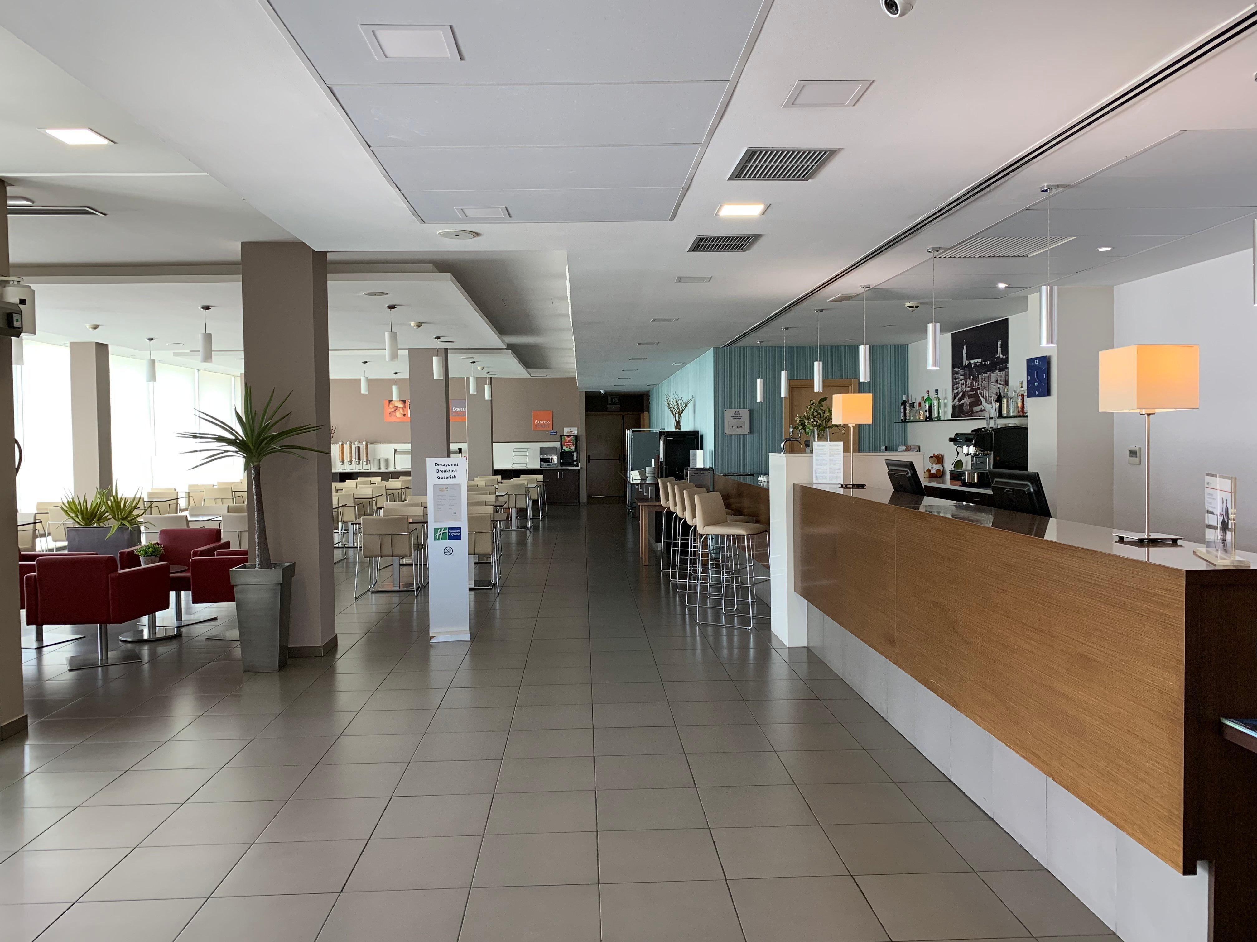 Holiday Inn Express Vitoria By Ihg Exterior foto
