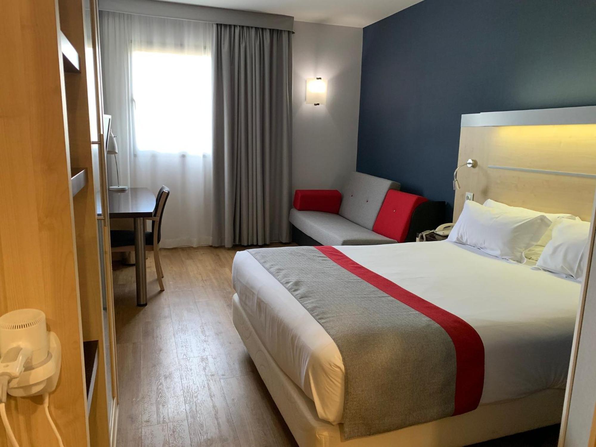 Holiday Inn Express Vitoria By Ihg Exterior foto