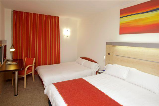 Holiday Inn Express Vitoria By Ihg Zimmer foto