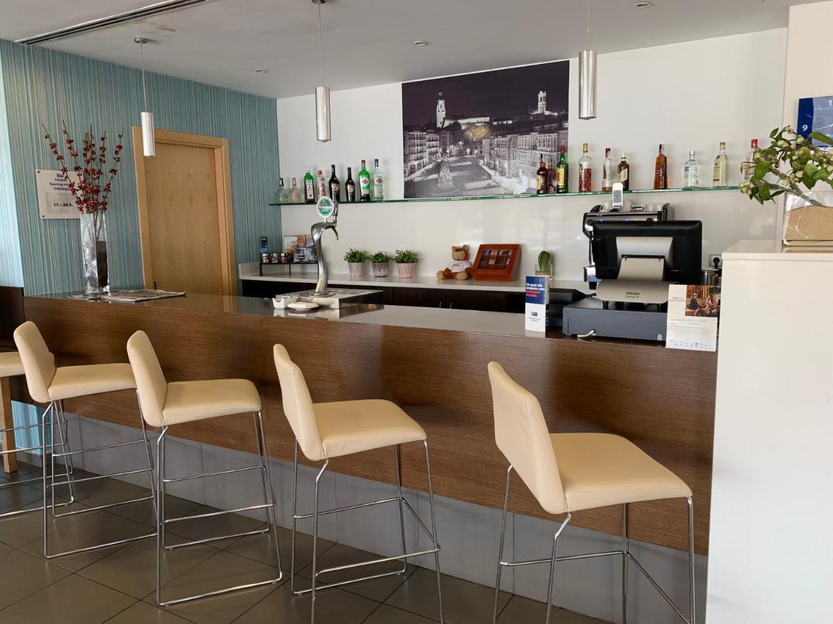 Holiday Inn Express Vitoria By Ihg Exterior foto